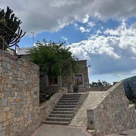 Stone Heaven Apartment-poolside Bbq & Fresh Herbs Villa *