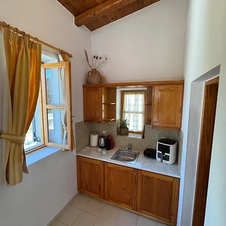Stone Heaven Apartment-poolside Bbq & Fresh Herbs Villa *