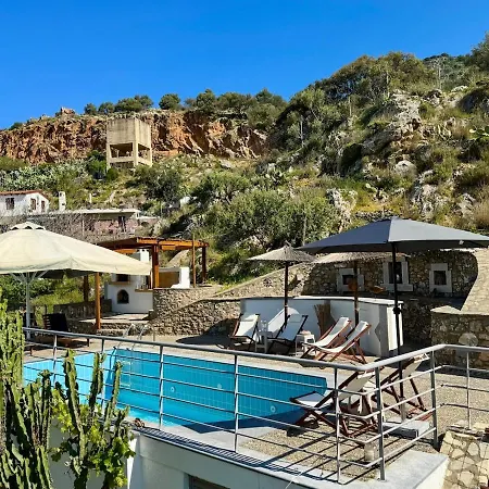 Stone Heaven Apartment-poolside Bbq & Fresh Herbs *